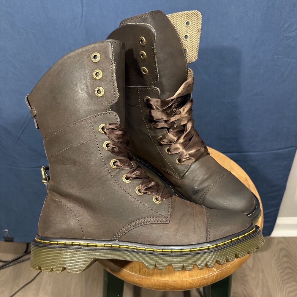 Dr Martens Yuba Leather Combat Boots Women’s Size 9 Ribbon Laces Fold Over